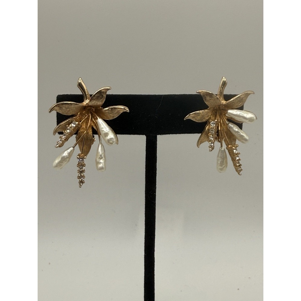 Vintage Clip On Earrings Gold Tone Rhinestone‎ Faux Pearl